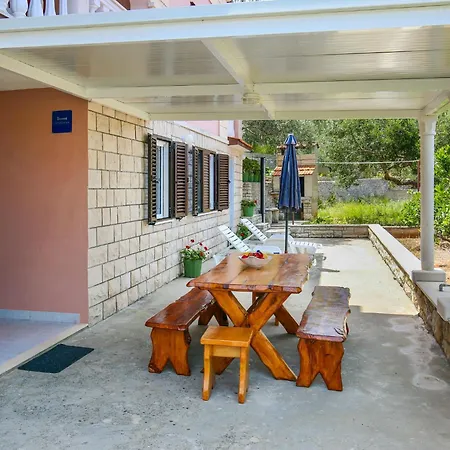 Apartmán Haus Peric - Kor200 By Interhome *
