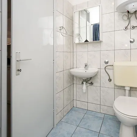 Apartment Haus Peric - Kor200 By Interhome Prigradica