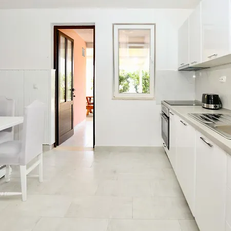 Apartment Haus Peric - Kor200 By Interhome